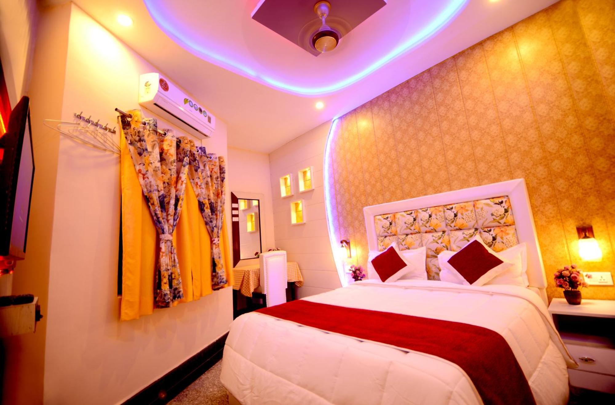 Aman Homestay, A Boutique Hotel Agra  Ngoại thất bức ảnh